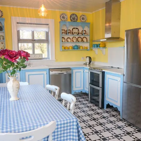 Longfield Holiday home *